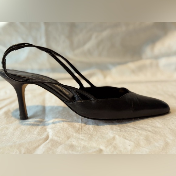 Manolo Blahnik Black Leather Slingback Pumps size EUR 37 - Picture 1 of 7